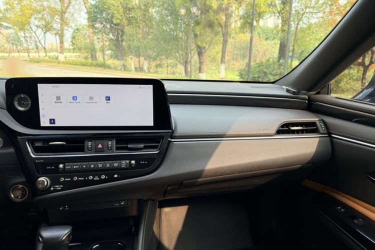 Used Lexus ES 2023 200 Excellence Edition