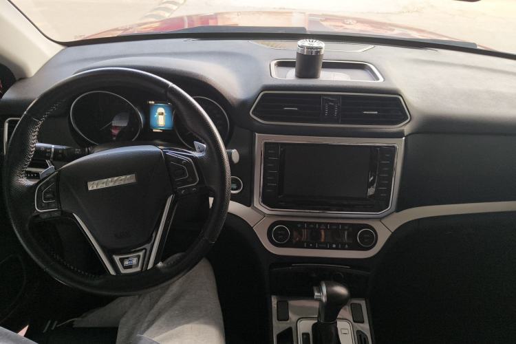 Used Haval H6 Coupe 2016 Blue Label 1.5T Automatic Two-Wheel Drive Urban Model Interior 2