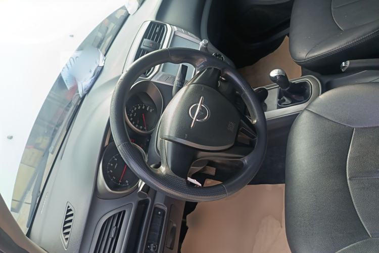 Used Haima M3 2015 1.5L Manual Standard with Sunroof
