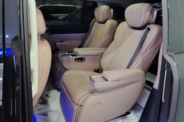 Used XPeng X9 2024 640 All-Wheel Drive High-Performance Max Left Rear Seat