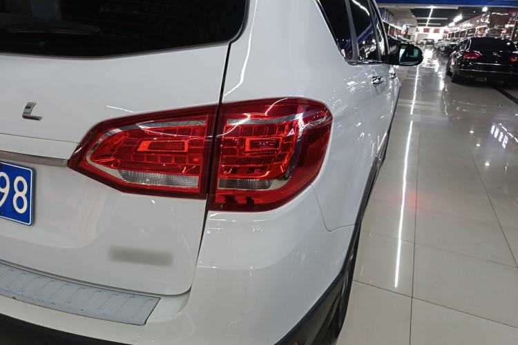 Used Haval H6 2015 Revised Version Sport Edition 1.5T Manual Transmission Two-Wheel Drive Elite Grade
