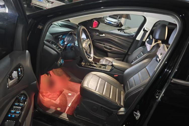 Used Ford Kuga 2019 EcoBoost 180 Two-Wheel-Drive Platinum Edition China VI Standard