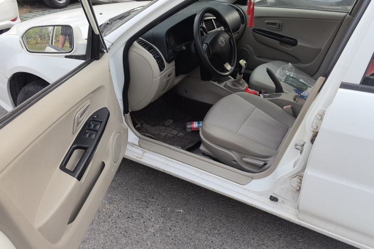 Used Soueast V3 Lingyue 2012 1.5L Manual Comfort Edition Driver Seat