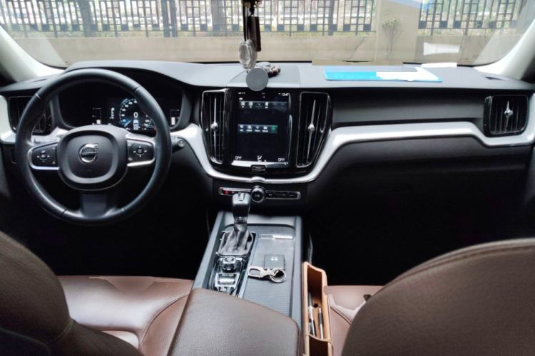 Used Volvo XC60 2019 T5 4x4 Smart Edition China VI Standard