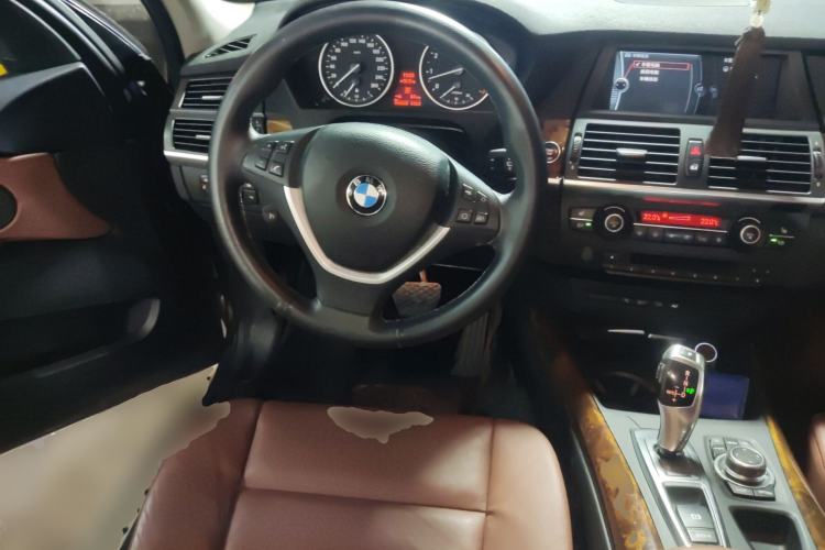 Used BMW X5 2011 xDrive35i Luxury Model
