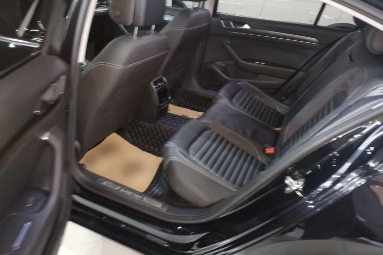 Used Volkswagen Magotan 2020 330TSI DSG Leading Model
