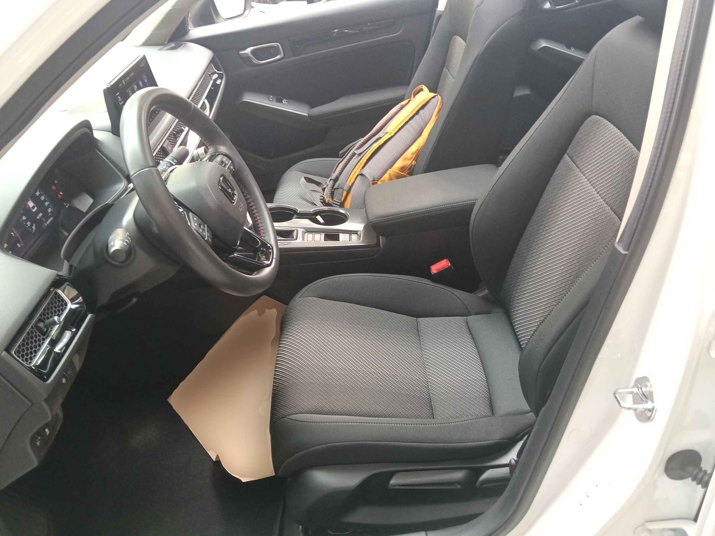 Переднее сиденье в автомобиле