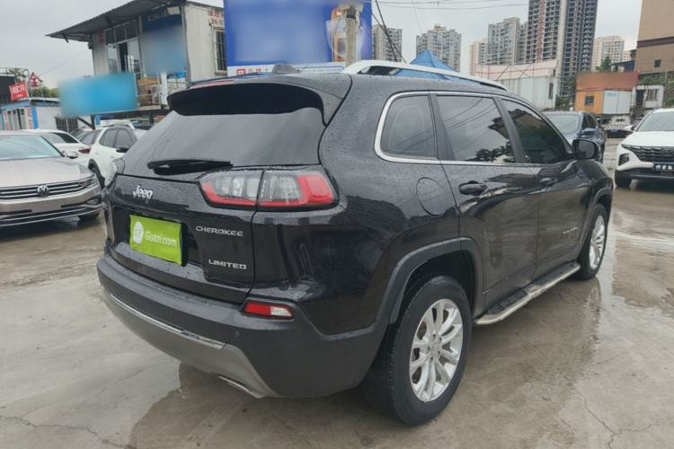 Used Jeep Cherokee 2019 2.0T Two-Wheel Drive Smart Enjoyment Version China V
