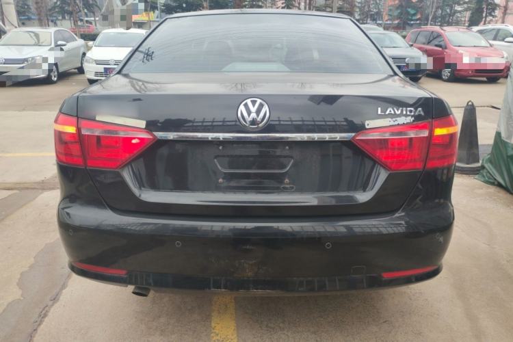 Used Volkswagen Lavida 2013 Restyled Classic 1.6L Manual Comfort Edition