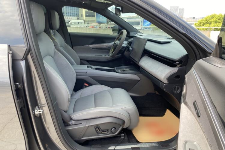 Used Lynk & Co 08 EM-P 2023 120km Long-Range Halo
