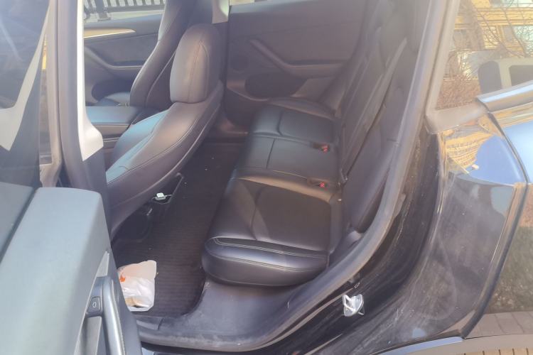 Used Tesla Model Y 2022 Long-Range All-Wheel-Drive Version
