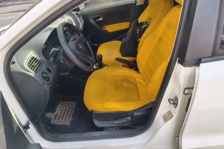 Used Volkswagen Polo 2014 1.4L Manual Fashion Edition
