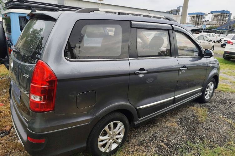 Used Dongfeng Fengon 360 2015 1.5L Manual Luxury 7-Seater China IV Standard
