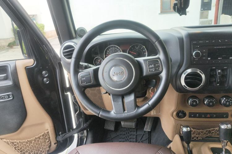 Used Jeep Wrangler 2013 3.6L Sahara Four-Door Edition
