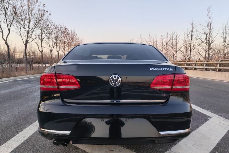 Used Volkswagen Magotan 2015 1.8TSI Luxury Model
