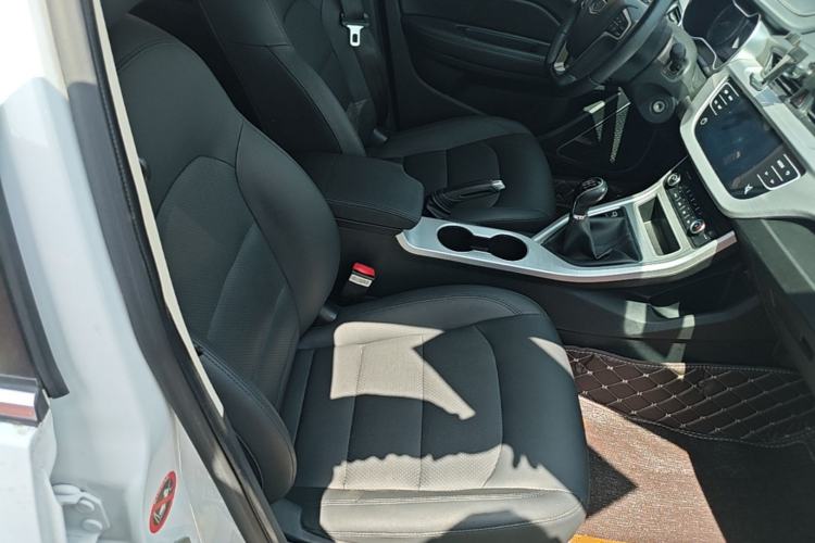 Used Geely Auto Vision 2019 Upgraded Model 1.5L Manual Luxury Version China VI Standard