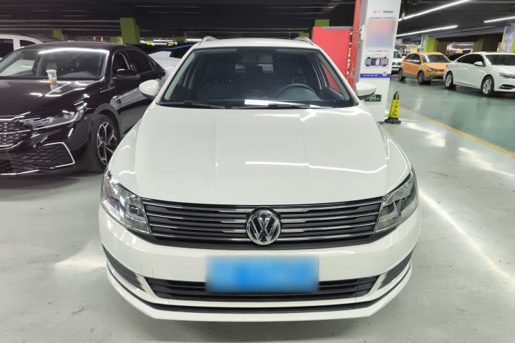 Used Volkswagen Gran Lavida 2015 1.6L Automatic Fashion Edition Front