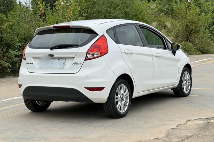 Used Ford Fiesta 2013 Hatchback 1.5L Automatic Fashion Edition
