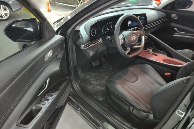 Used Hyundai Elantra 2023 1.5L CVT GLX Elite Edition
