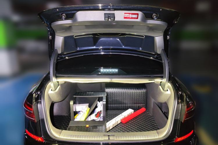 Used Volkswagen Passat 2024 380TSI Dragon Glory Edition Trunk