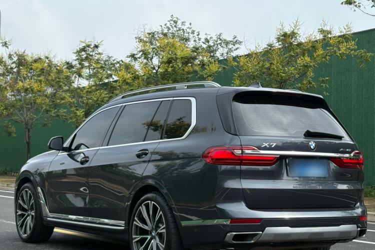 Used BMW X7 2019 xDrive40i Luxury Package with Leading Features
