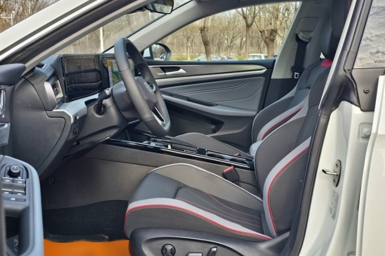 Used Volkswagen Lamando 2024 Lavida L 280TSI DSG Cool & Spicy Edition
