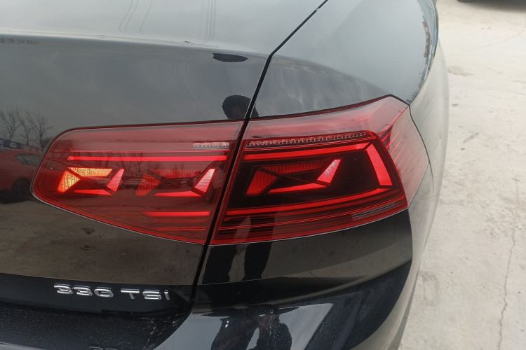 Used Volkswagen Magotan 2023 2 Million Units Limited Edition 330TSI DSG Leading Version