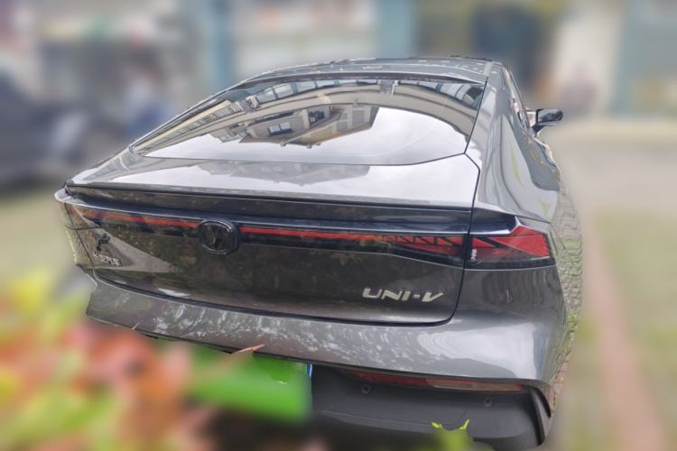 Used CHANGAN UNI-V 2022 1.5T Prestige Version Rear