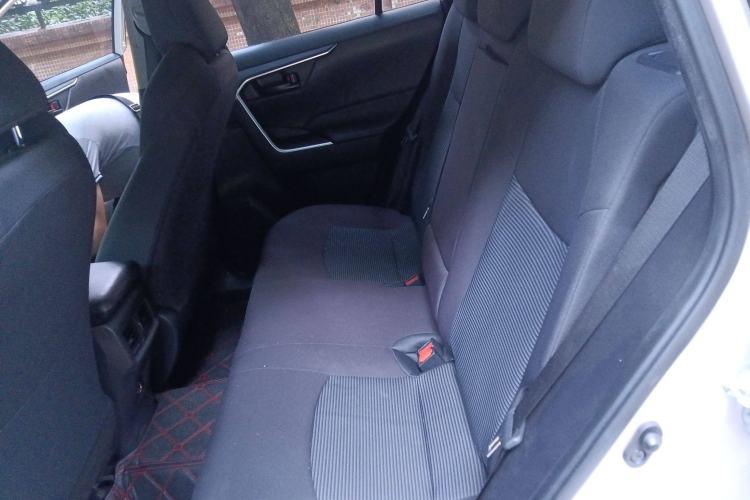 Used Toyota Wildlander 2022 Updated Version 2.0L CVT Two-Wheel Drive Leading Edition
