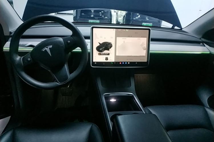 Used Tesla Model Y 2023 Long-Range All-Wheel-Drive Version
