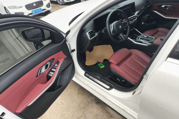 Used BMW i3 2024 eDrive 35 L Driver Seat