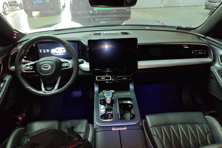 Used GAC Trumpchi GS8 2024 Linghang Series 2.0 TGDI Two-Wheel Drive Luxury Smart Connectivity Version
