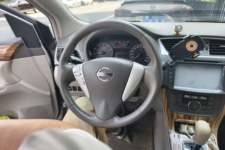 Used Nissan Sylphy 2014 1.6XV CVT Deluxe Edition
