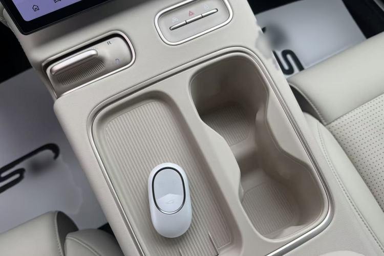 Used Nio ES6 2023 75 kWh Interior 5