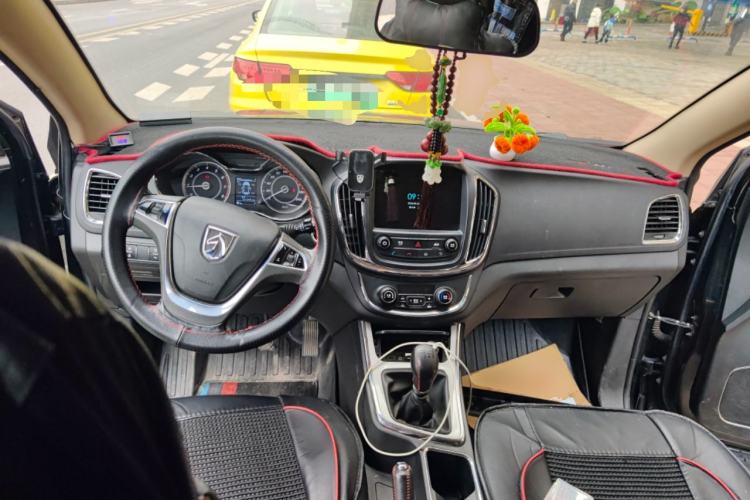 Used Baojun 560 2016 1.8L Manual Luxury Edition
