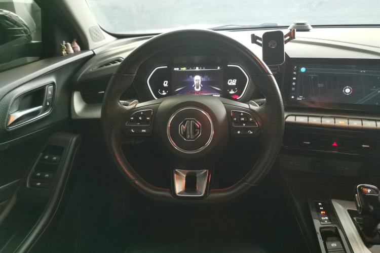 Used MG 5 2022 300TGI DCT Chao Yue Luxury Edition
