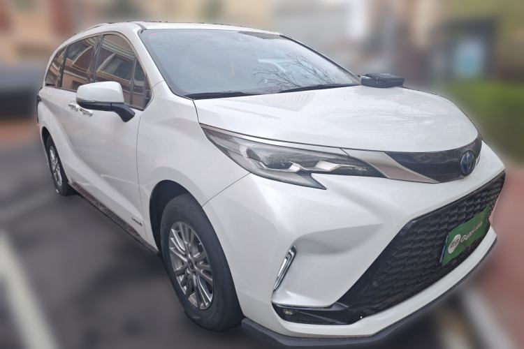 Used Toyota SIENNA 2021 2.5L Hybrid Premium Edition Front Right 45 Deg