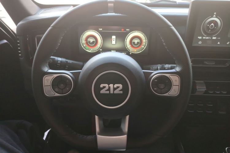 Used 212 T01 2024 2.0T Mechanic
