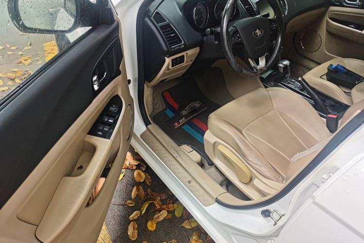 Used Bestune B50 2013 1.6L automatic luxury version