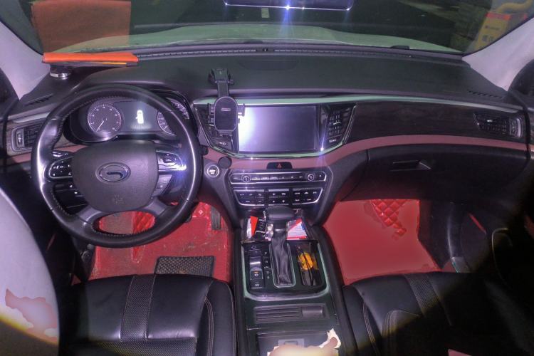 Used GAC Trumpchi GS8 2017 320T Two-Wheel Drive Luxury Edition (7 Seats)
