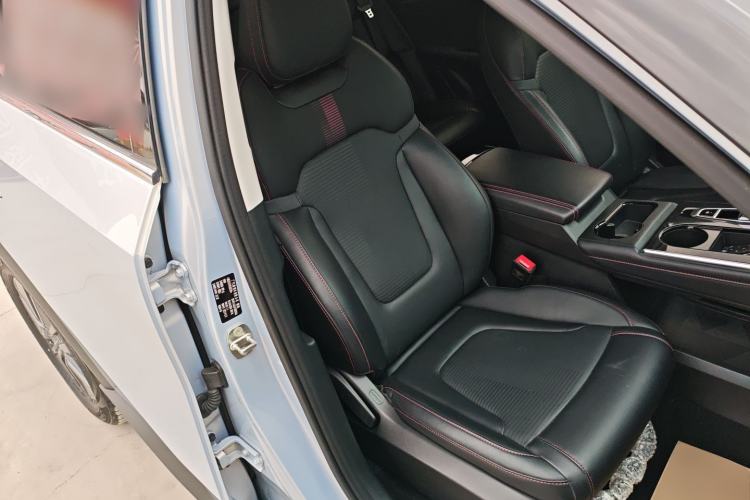 Used GAC Trumpchi EMKOO 2022 2.0 ATK Gemini Edition Right Front Seat