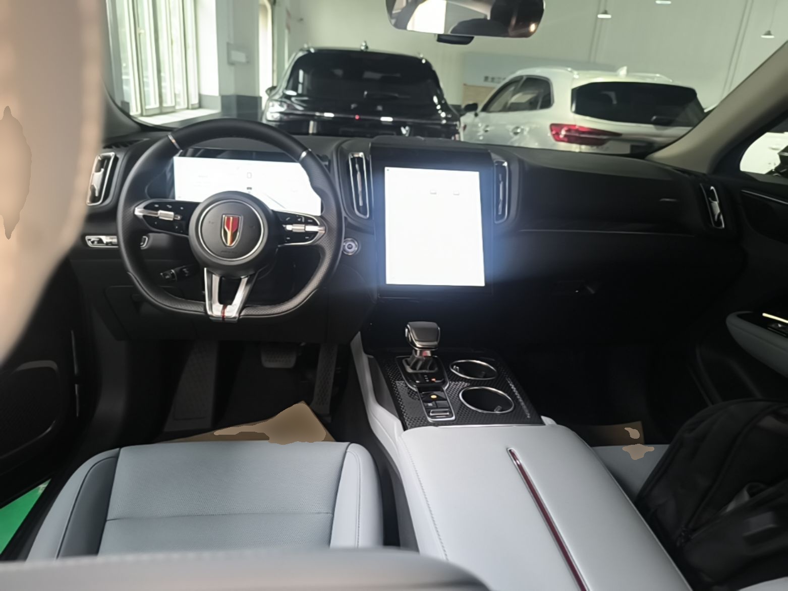 Hongqi HS3 PHEV 2025 Model 125km Jingwei PLUS 2 Millionth Anniversary Edition — снимка 12