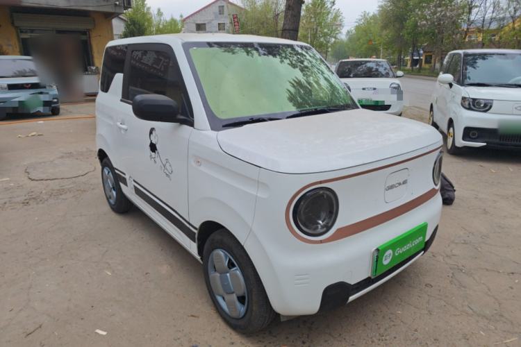 Used Geely Galaxy Panda 2024 Panda Mini 200km Endurance Bear Front Right 45 Deg