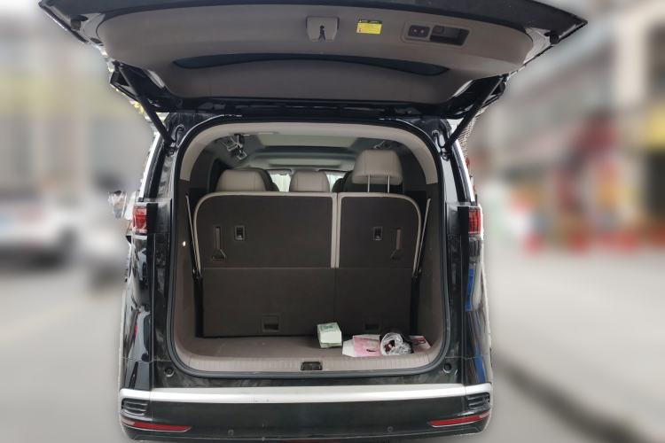 Used Denza D9 2022 DM-i 945 Luxury Model
