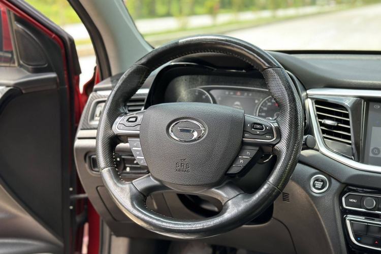 Used GAC Trumpchi GS7 2017 320T Two-Wheel-Drive Luxury Smart Connectivity Model Steering Wheel