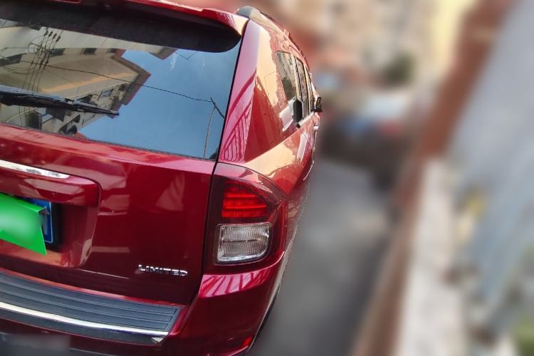 Used Jeep Compass 2013 2.0L two-wheel drive luxury version
