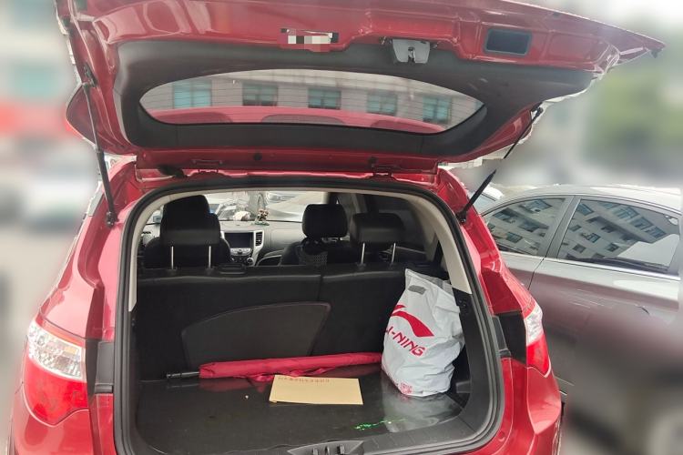 Used CHANGAN CS35 2015 1.6L Automatic Luxury Model China IV Standard Trunk