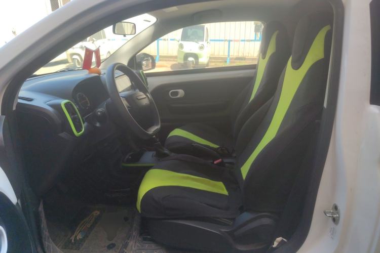 Used Roewe Clever 2021 302 km New Four-Seater Super-Efficient Version
