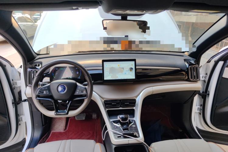 Used BYD Song Pro New Energy 2024 HONOR Edition DM-i 71KM Leading Model Center Console