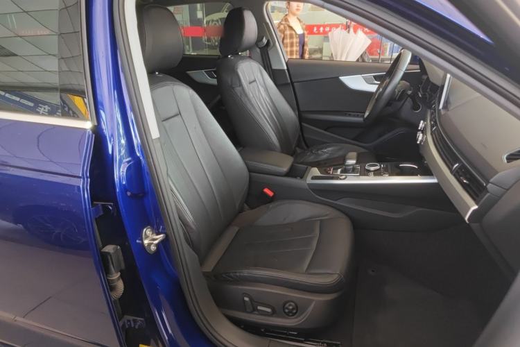 Used Audi A4L 2019 40 TFSI Fashion Edition China VI Emission Standard
